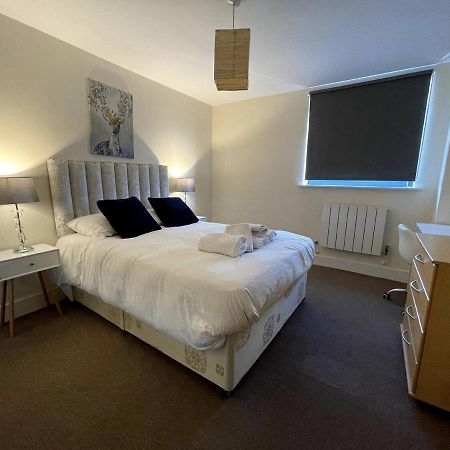 Lovely 2 Bedroom Apartment With Amazing Views In E14 Londra Esterno foto