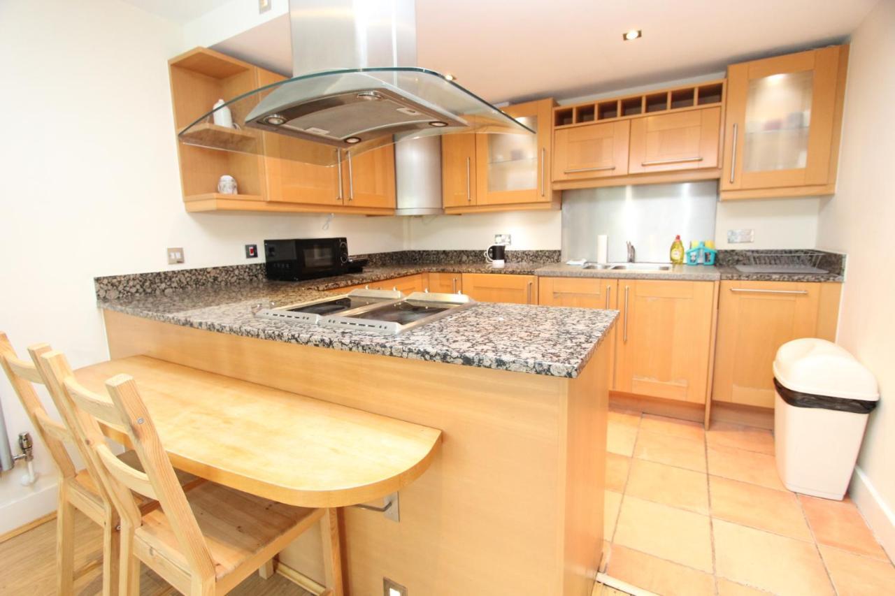 Lovely 2 Bedroom Apartment With Amazing Views In E14 Londra Esterno foto